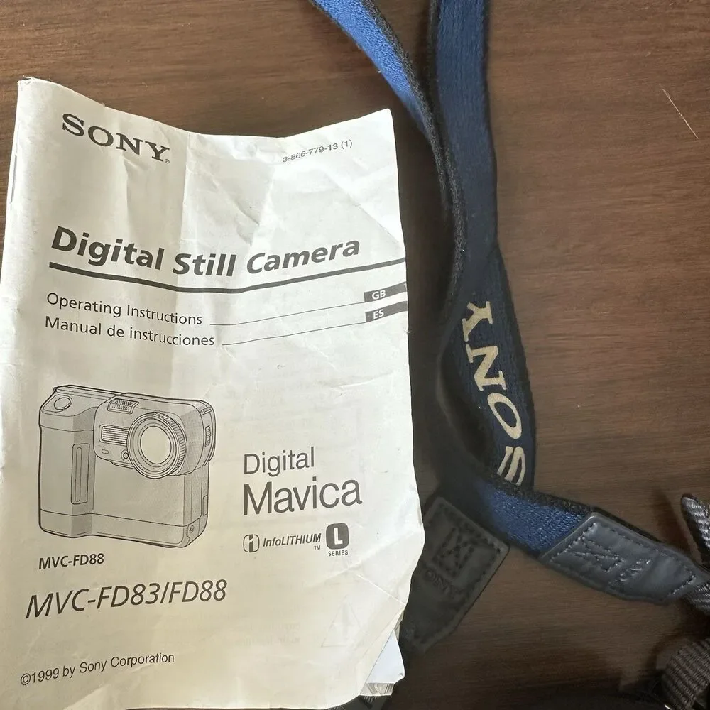 Sony Mavica MVC-FD88 Digital Still Camera Battery Charger Floppy Disk WORKS
